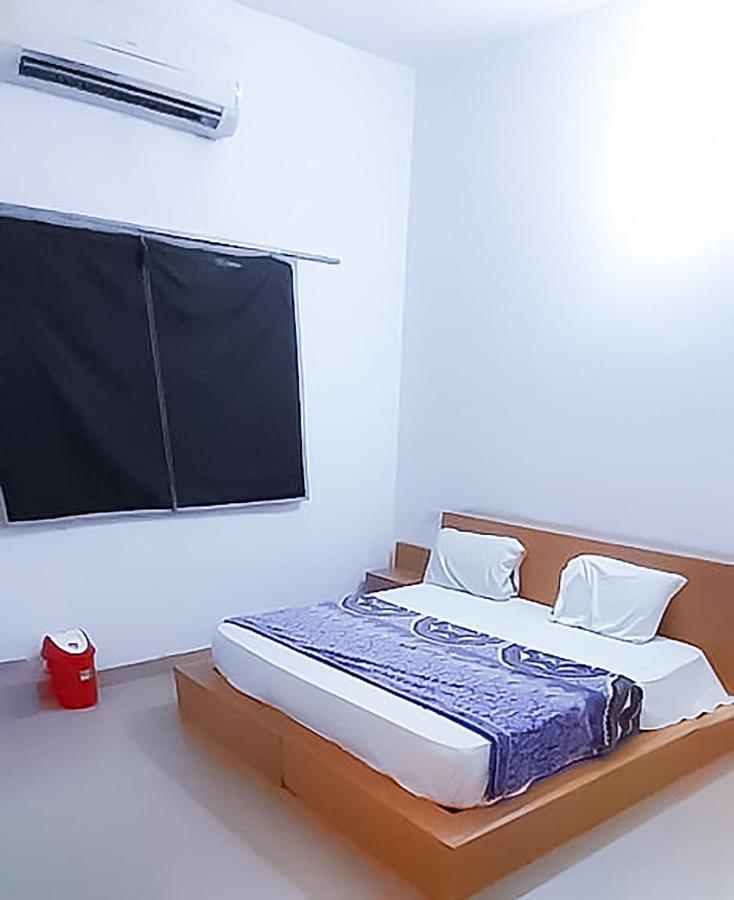 Roomshala 110 Hotel Mulaqaat - Shiv Nadar University Dadri Экстерьер фото