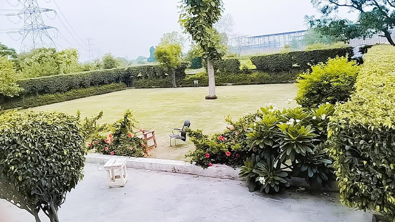 Roomshala 110 Hotel Mulaqaat - Shiv Nadar University Dadri Экстерьер фото