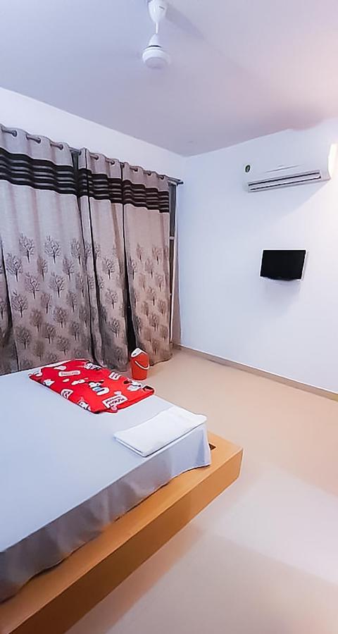 Roomshala 110 Hotel Mulaqaat - Shiv Nadar University Dadri Экстерьер фото